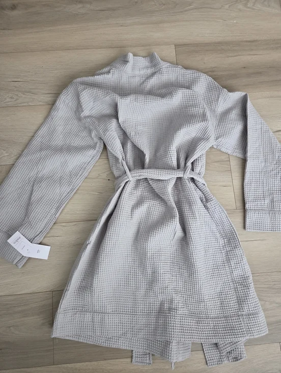 Auden Robe - Picture 10 of 11